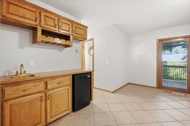 825 TIMBERCREST Drive, Council Bluffs, IA 51503