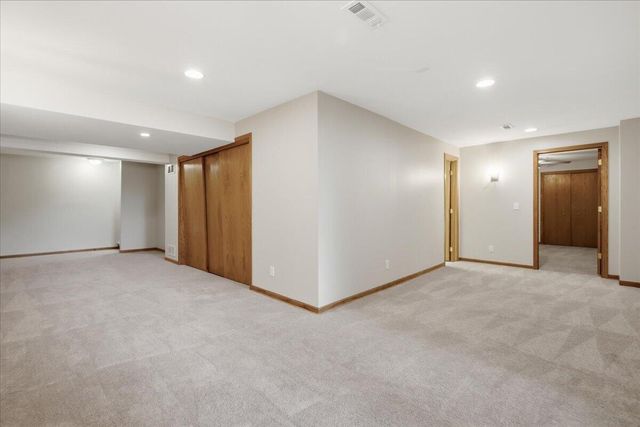 825 TIMBERCREST Drive, Council Bluffs, IA 51503