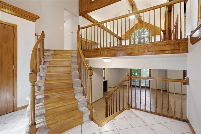 825 TIMBERCREST Drive, Council Bluffs, IA 51503