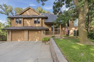 825 TIMBERCREST Drive, Council Bluffs, IA 51503