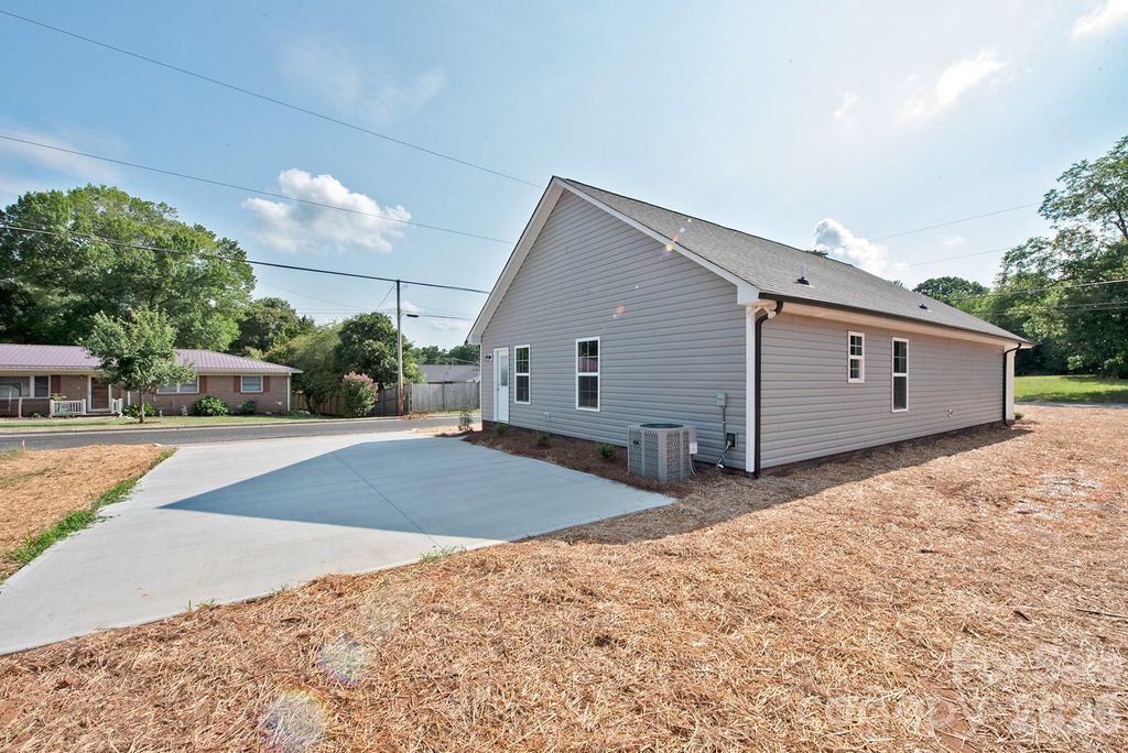 135 Beaver Street, Landis, NC 28088
