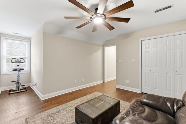 109 Eiger Ct, Columbia, TN 38401