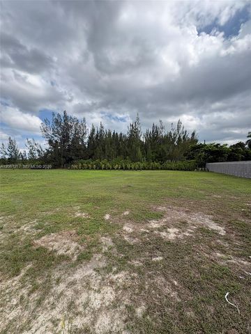 12495 SW 199 Avenue, Miami, FL 33196