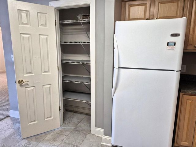 7 Harbor Watch Dr Unit 223, Chesapeake, VA 23320