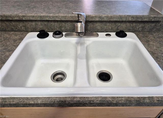 7 Harbor Watch Dr Unit 223, Chesapeake, VA 23320