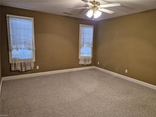 7 Harbor Watch Dr Unit 223, Chesapeake, VA 23320