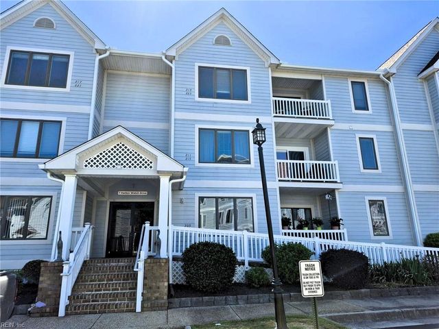 7 Harbor Watch Dr Unit 223, Chesapeake, VA 23320
