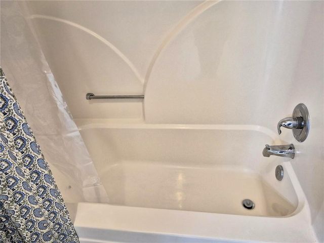 7 Harbor Watch Dr Unit 223, Chesapeake, VA 23320