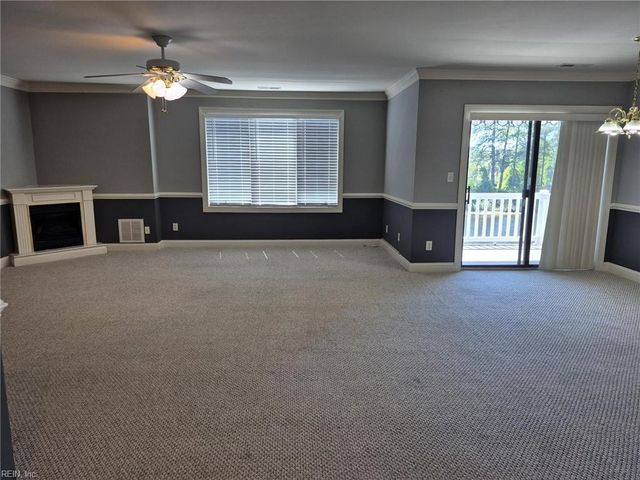 7 Harbor Watch Dr Unit 223, Chesapeake, VA 23320