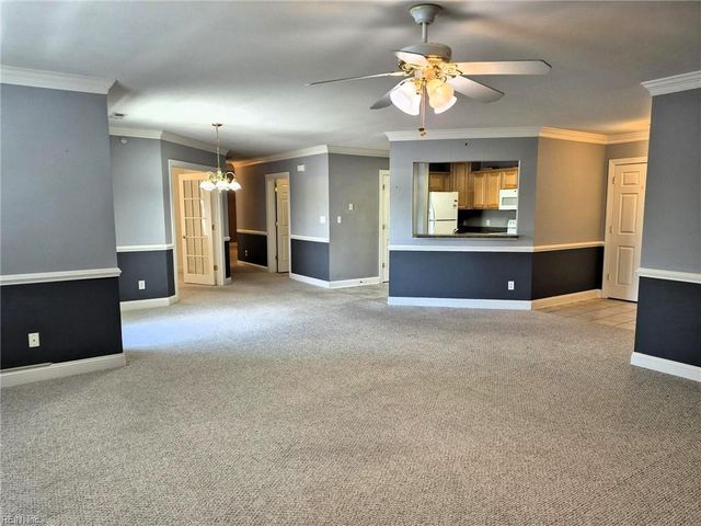 7 Harbor Watch Dr Unit 223, Chesapeake, VA 23320