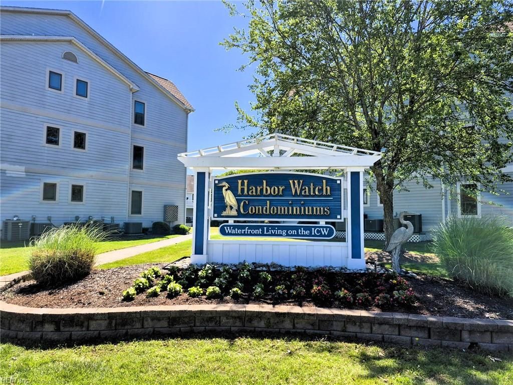 7 Harbor Watch Dr Unit 223, Chesapeake, VA 23320