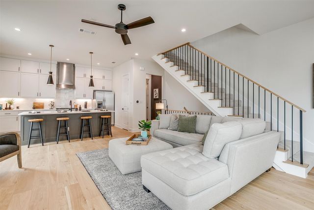 135 Thornton Street, Arlington, TX 76013