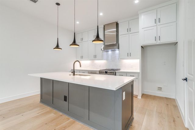 135 Thornton Street, Arlington, TX 76013