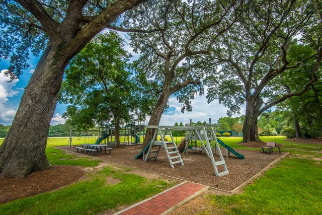5084 Timber Race Course, Hollywood, SC 29449