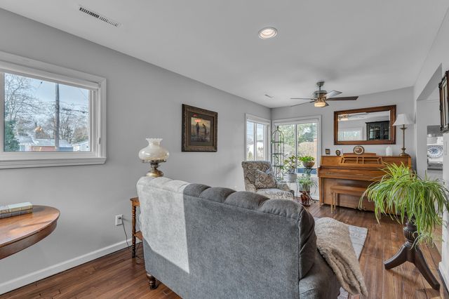 35901 Dover Street, Livonia, MI 48150