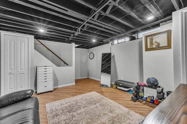 35901 Dover Street, Livonia, MI 48150