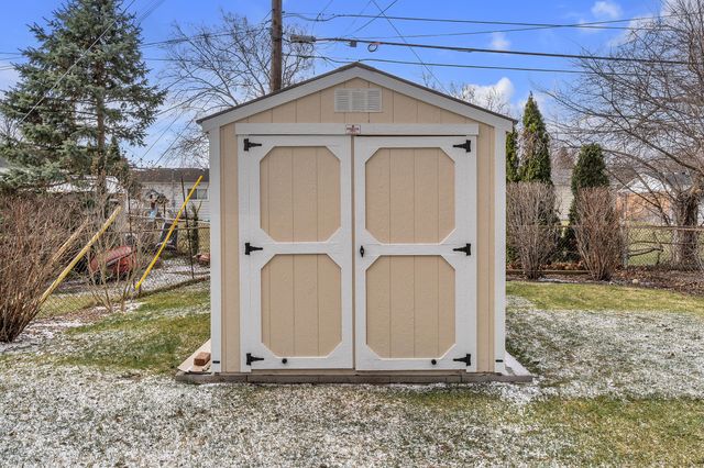 35901 Dover Street, Livonia, MI 48150