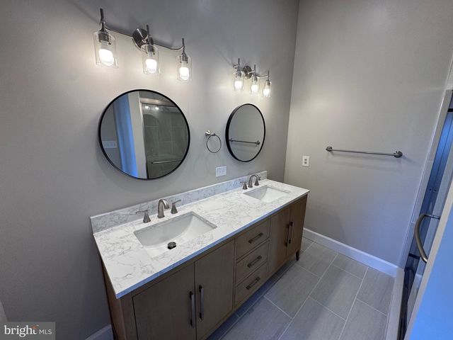 8112 MADRILLON CT, Vienna, VA 22182