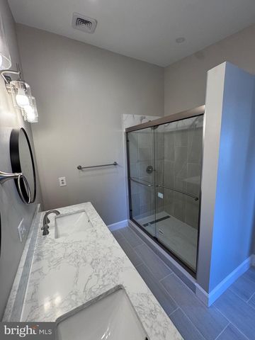 8112 MADRILLON CT, Vienna, VA 22182