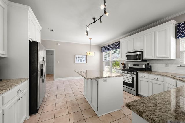 5411 Sophie Anne Dr, Zachary, LA 70791