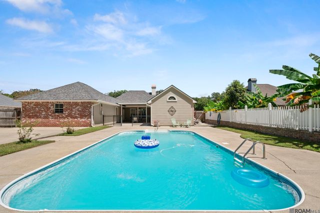 5411 Sophie Anne Dr, Zachary, LA 70791
