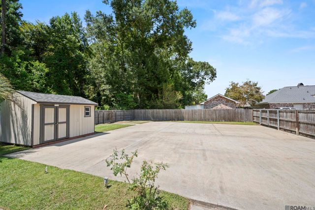 5411 Sophie Anne Dr, Zachary, LA 70791