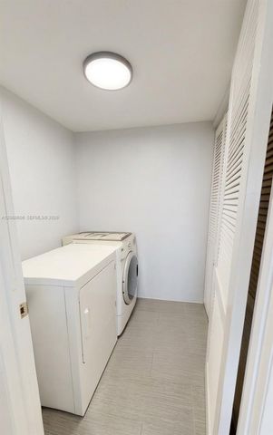 105 Lake Emerald Drive 503, Oakland Park, FL 33309
