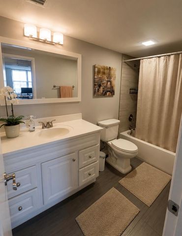 105 Lake Emerald Drive 503, Oakland Park, FL 33309