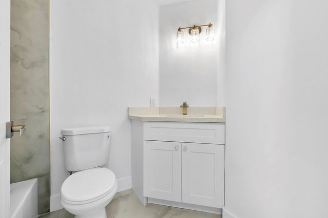 5131 Europa Dr I, Boynton Beach, FL 33437