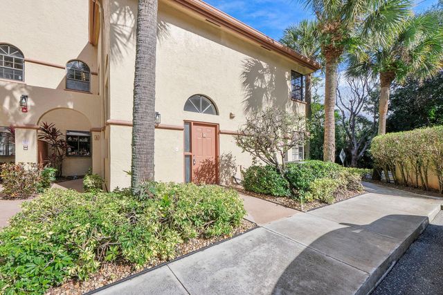 5131 Europa Dr I, Boynton Beach, FL 33437