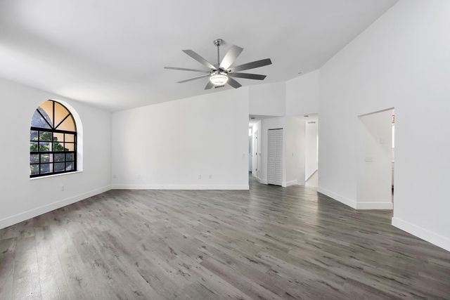 5131 Europa Dr I, Boynton Beach, FL 33437