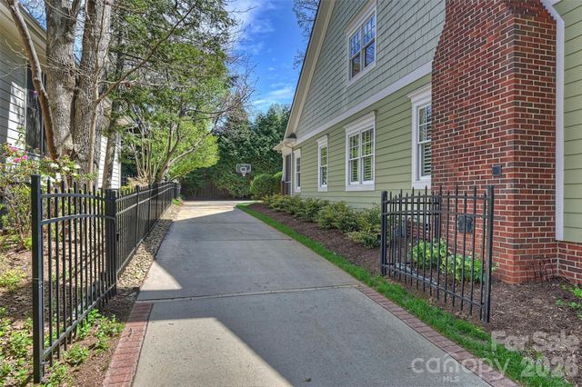 1712 Truman Road, Charlotte, NC 28205