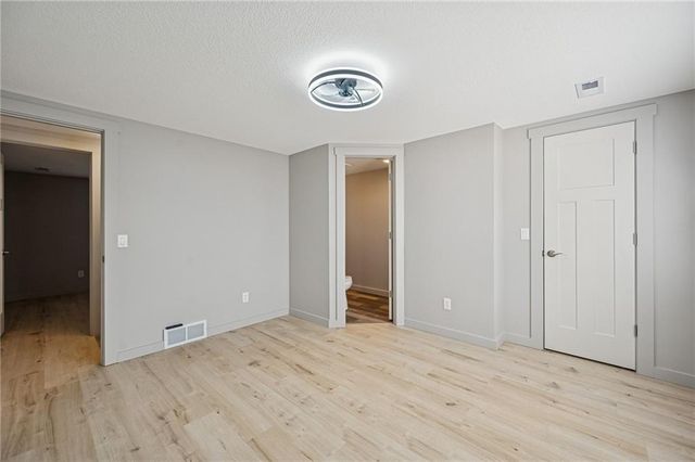 1109 S Woodbury Street, Independence, MO 64050