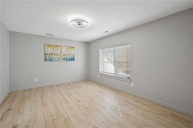 1109 S Woodbury Street, Independence, MO 64050