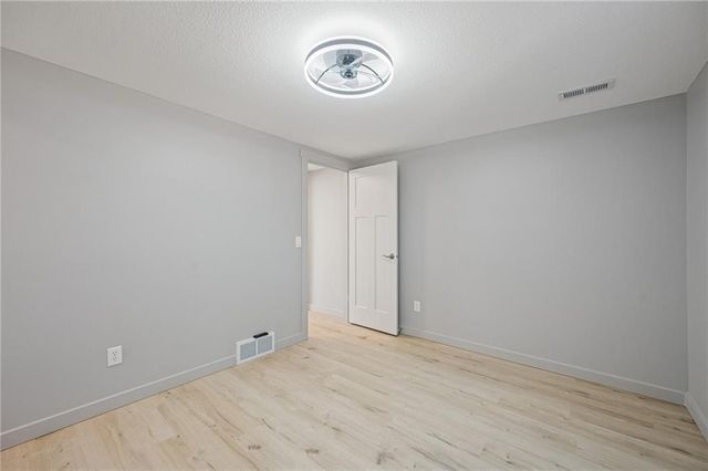 1109 S Woodbury Street, Independence, MO 64050