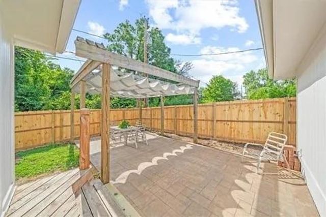 1109 S Woodbury Street, Independence, MO 64050