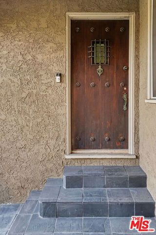 1330 Hauser Boulevard, Los Angeles, CA 90019