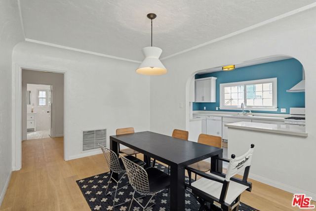 1330 Hauser Boulevard, Los Angeles, CA 90019