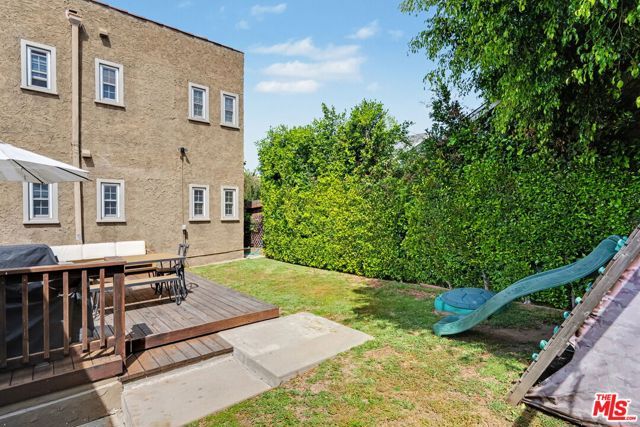 1330 Hauser Boulevard, Los Angeles, CA 90019