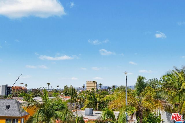 1330 Hauser Boulevard, Los Angeles, CA 90019