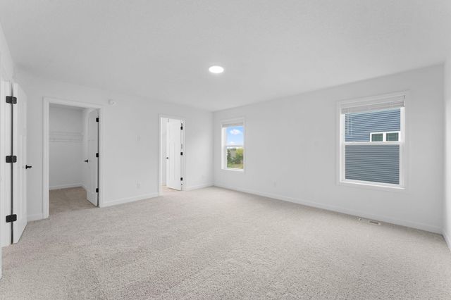 8921 Periwinkle Boulevard, Woodbury, MN 55129