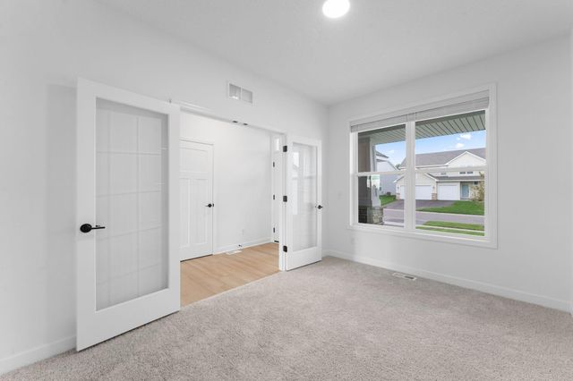 8921 Periwinkle Boulevard, Woodbury, MN 55129