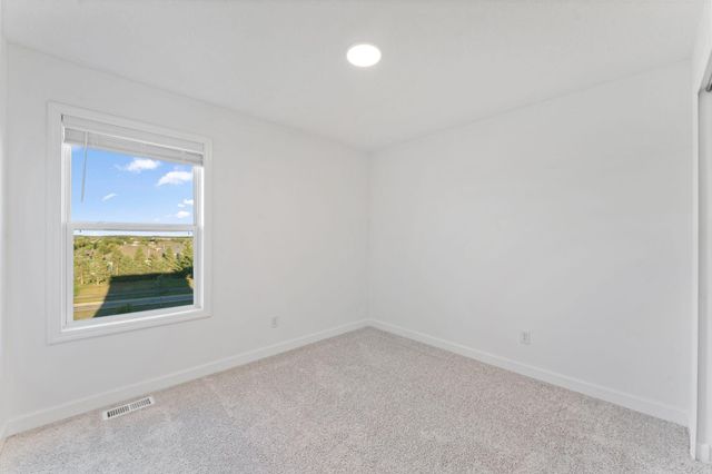 8921 Periwinkle Boulevard, Woodbury, MN 55129