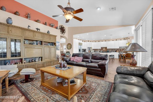 2225 E Desert Pueblo Pass, Green Valley, AZ 85614