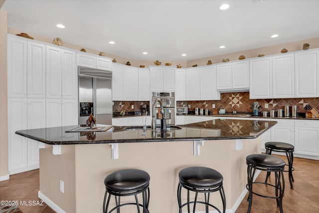 2225 E Desert Pueblo Pass, Green Valley, AZ 85614