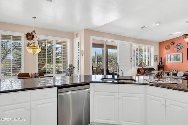 2225 E Desert Pueblo Pass, Green Valley, AZ 85614