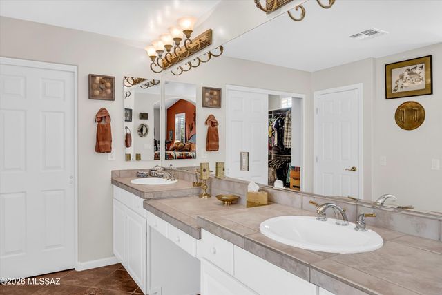 2225 E Desert Pueblo Pass, Green Valley, AZ 85614