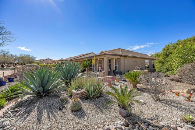 2225 E Desert Pueblo Pass, Green Valley, AZ 85614