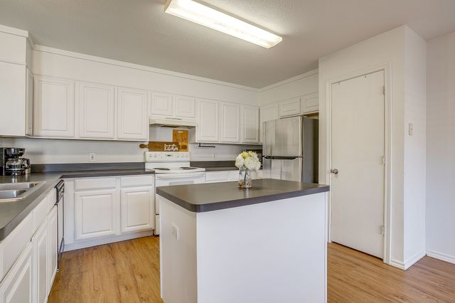 518 Lone Star Street, Joshua, TX 76058