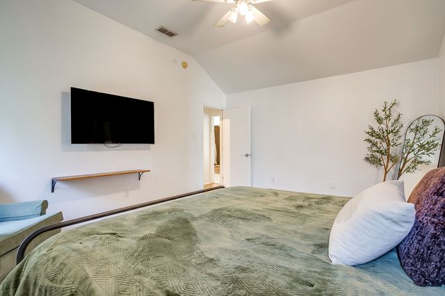 518 Lone Star Street, Joshua, TX 76058